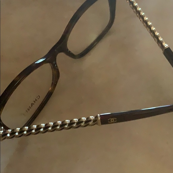 chanel eyeglass chain